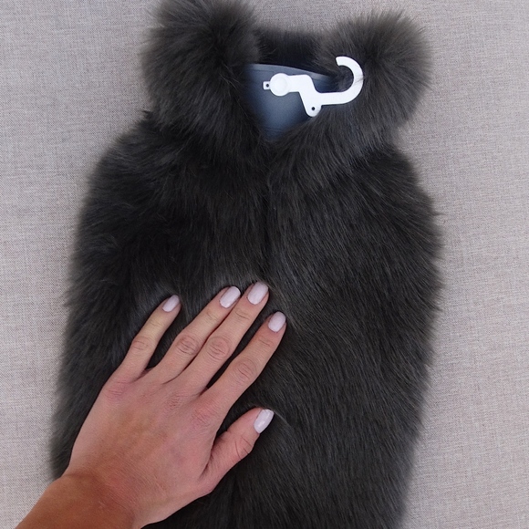 NEW Helen Moore Cozy Gray Faux Fur Fuzzy Hot Water Bottle Made in England - Picture 4 of 6